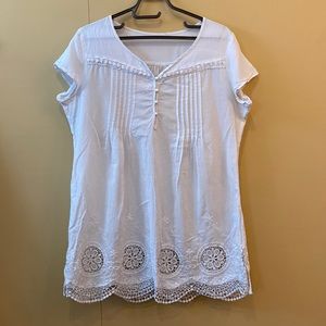 Vintage white cotton shirt with lace trim